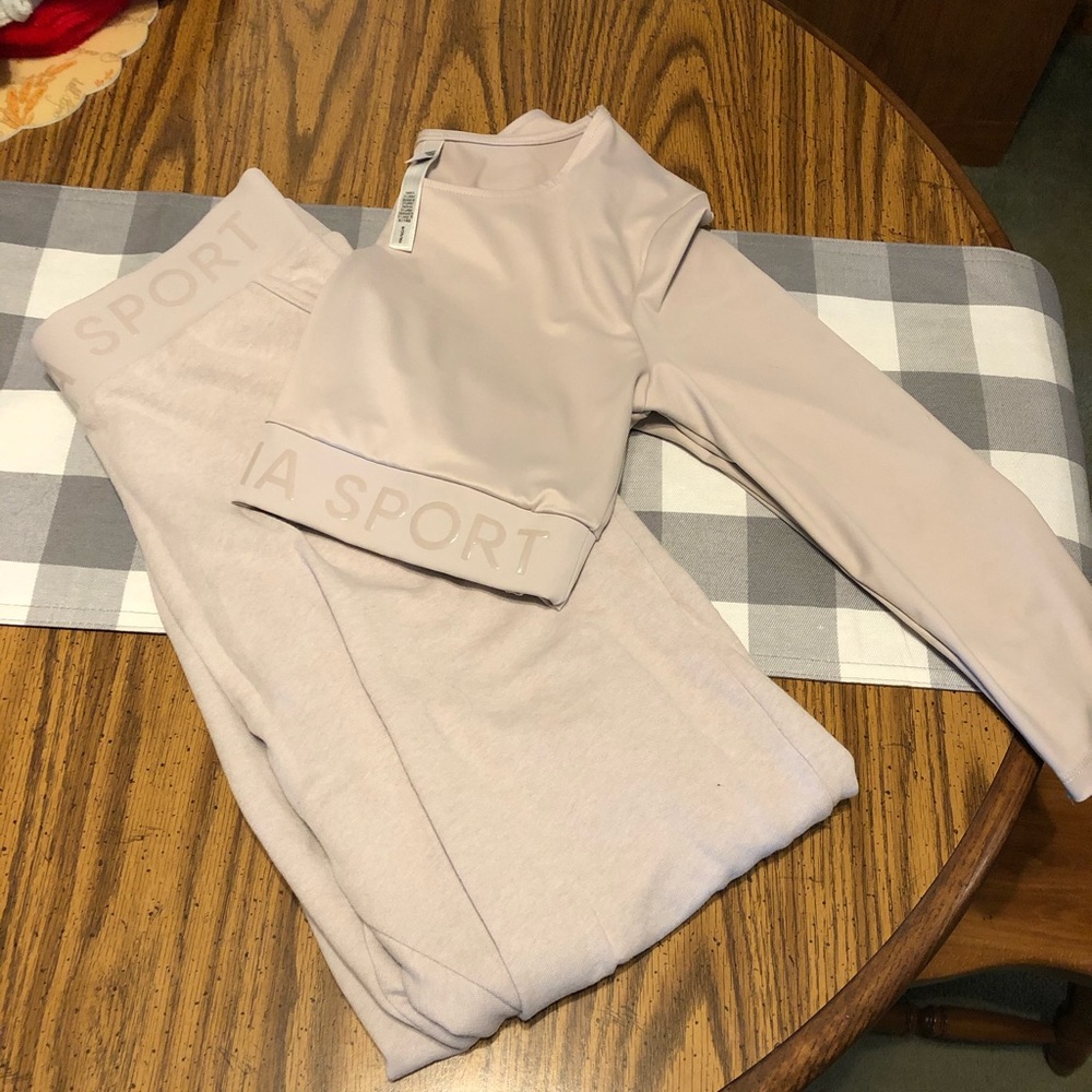 VS SPORT Crop Top and Joggers